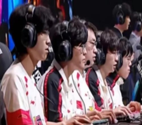 曼城迎战富,勒姆英超第,曼城欲夺英,江南体育JiangNan官网,JiangNan江南娱乐,江南体育投注,江南体育平台,江南赛事直播,江南体育app下载