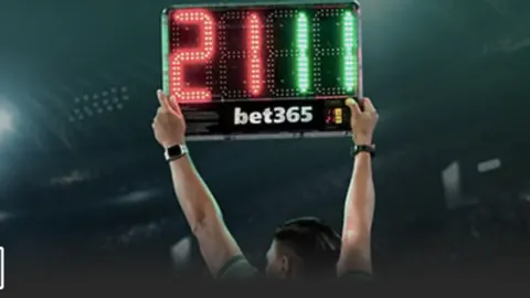 老马员工不敬遗体引争议，网友倡议取消国籍称号